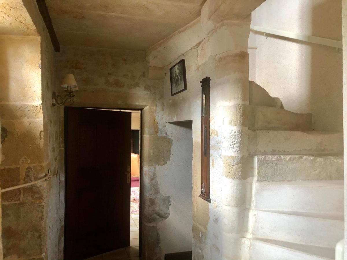 Logis De La Touche Bed & Breakfast Saint-Hilaire-des-Loges Exterior photo