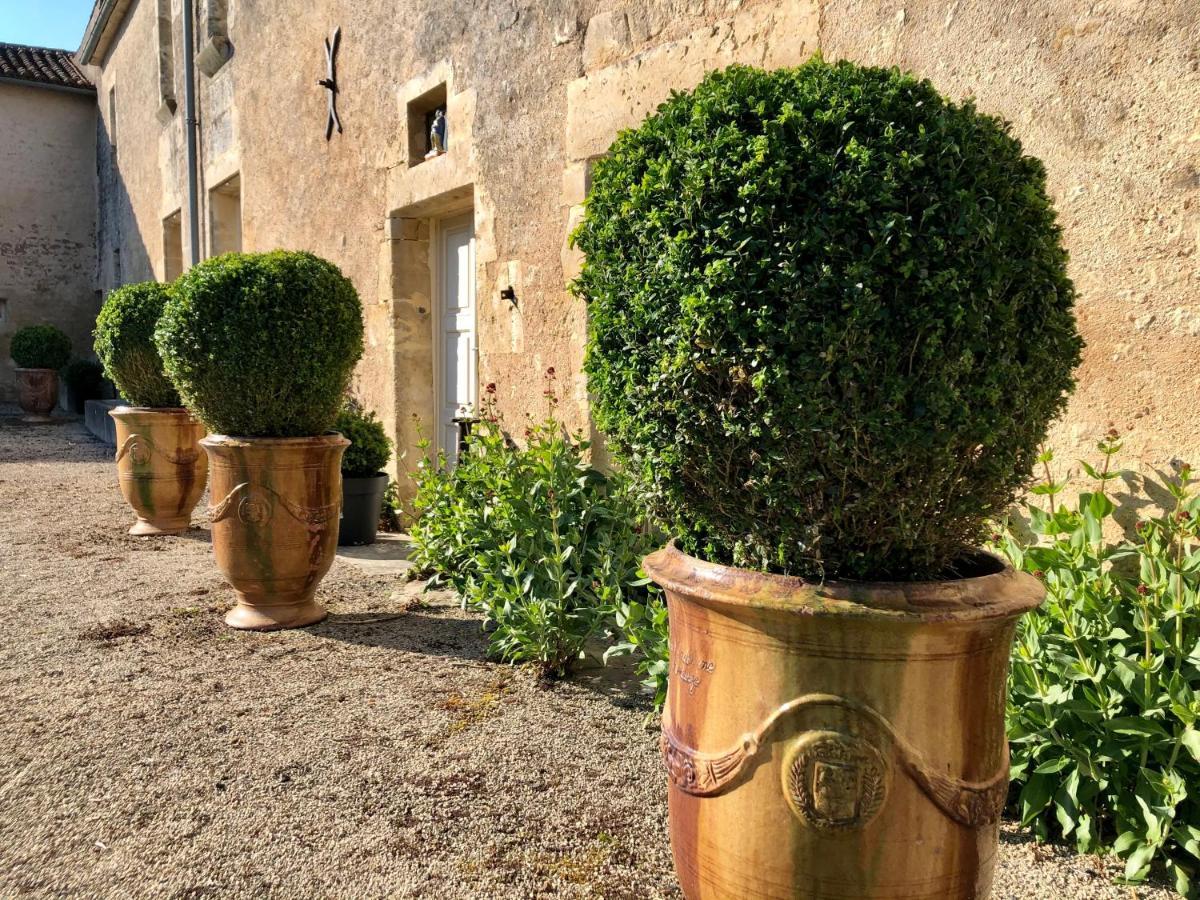 Logis De La Touche Bed & Breakfast Saint-Hilaire-des-Loges Exterior photo