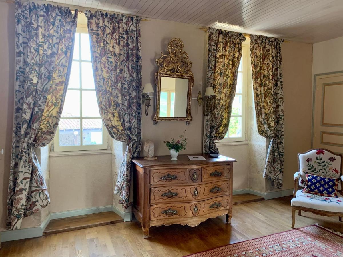 Logis De La Touche Bed & Breakfast Saint-Hilaire-des-Loges Exterior photo